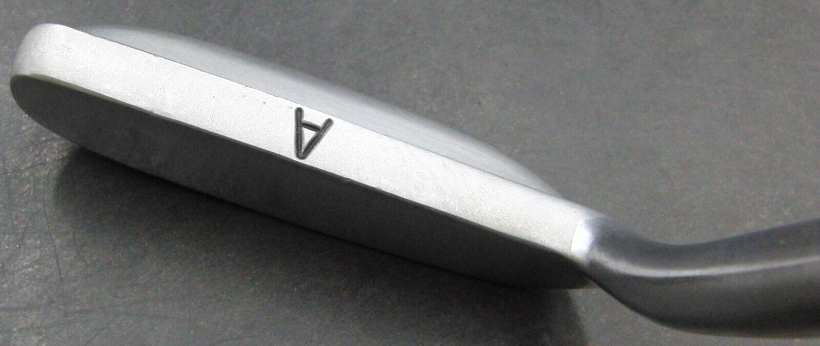 Tommy Armour Silver Scott Model 709 Putter Graphite Shaft 89.5cm Length GP Grip