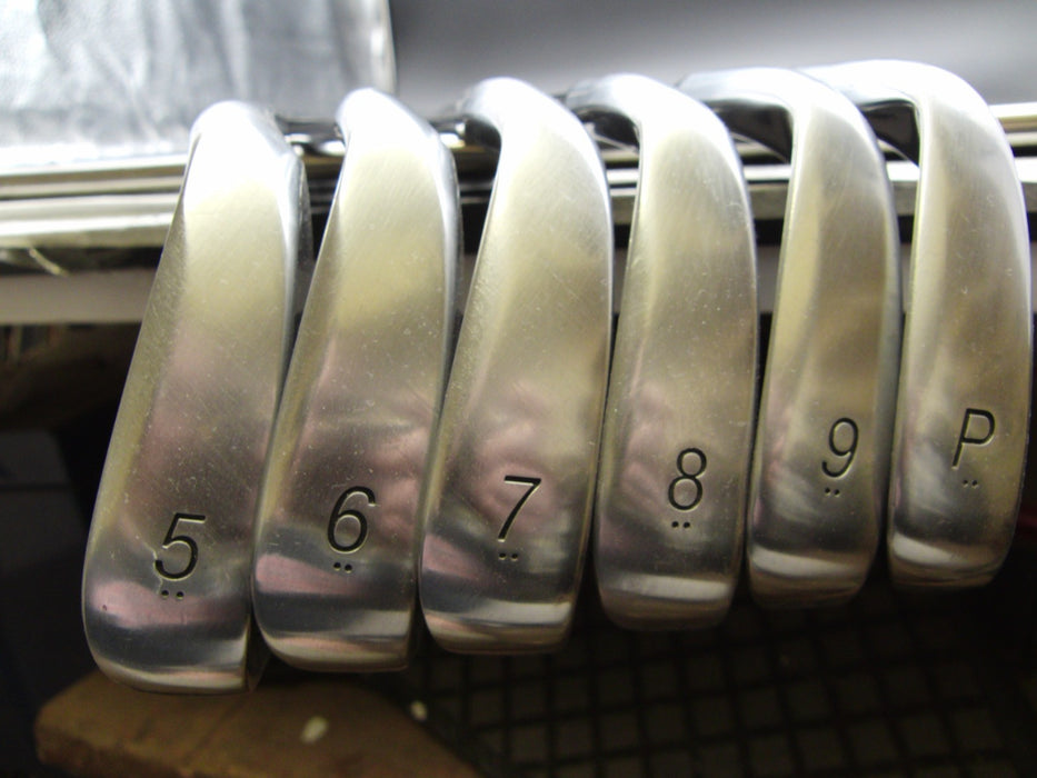 Set of 6x PRGR iS3 502 Irons 5-PW Regular Graphite Shafts PRGR Grips*