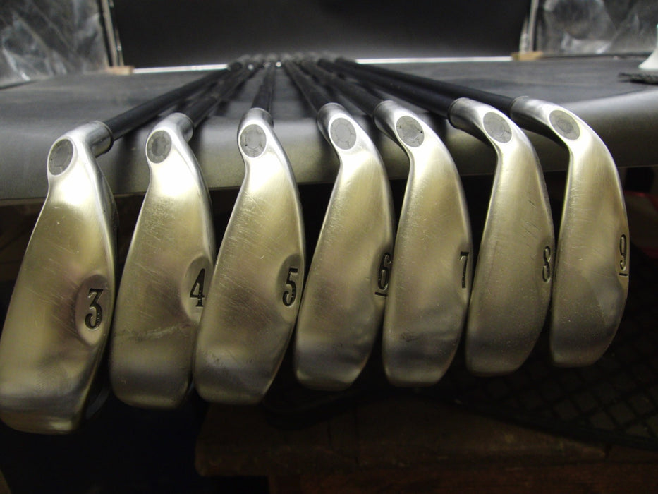 Set of 7x Callaway Big Bertha 2002 Irons 3-9 Regular Graphite Shafts with Grips*
