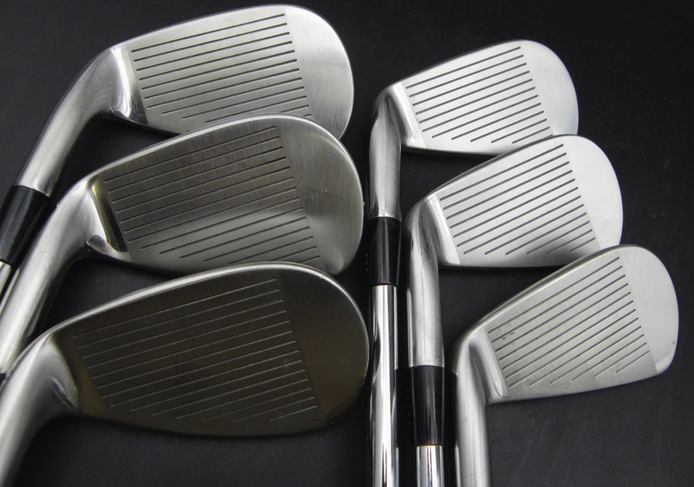 8975436