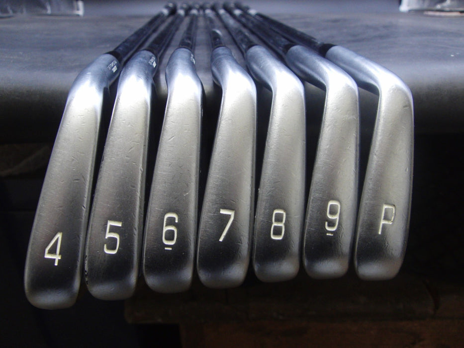 Set of 7 x Mizuno JPX 900 Tour Irons 4-PW Stiff Steel Shafts Karma Grips