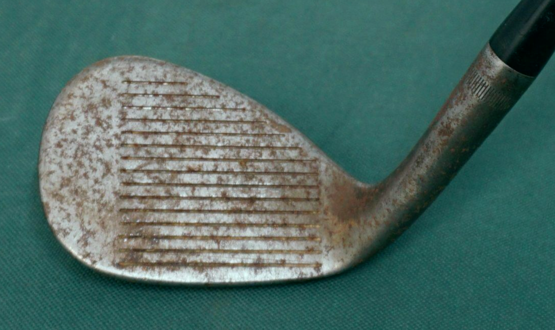 Callaway Rusty Raw Forged+ 54° Sand Wedge Regular Steel Shaft Black Widow Grip