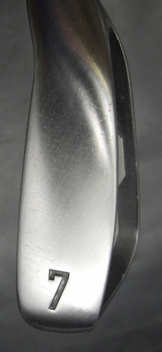 8901093