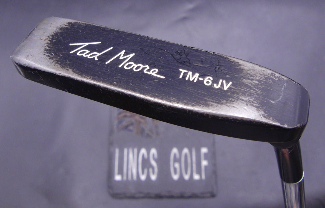 8963332