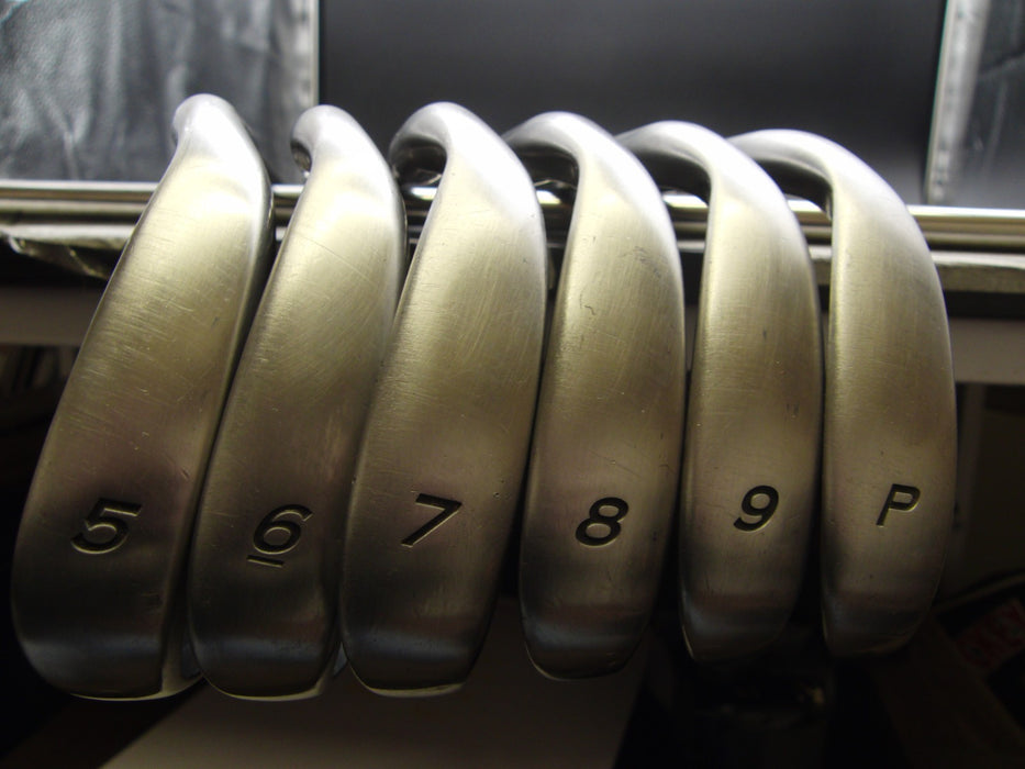 Set of 6x TaylorMade r5 XL Irons 5-PW Regular Graphite Shafts TaylorMade Grips*