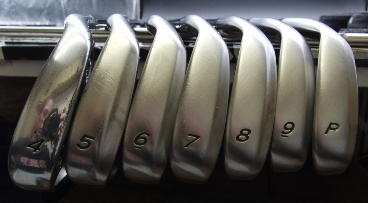 Set of 7x TaylorMade XR-05 / r7 cgb Irons 4-PW Regular Graphite Shafts & H/C