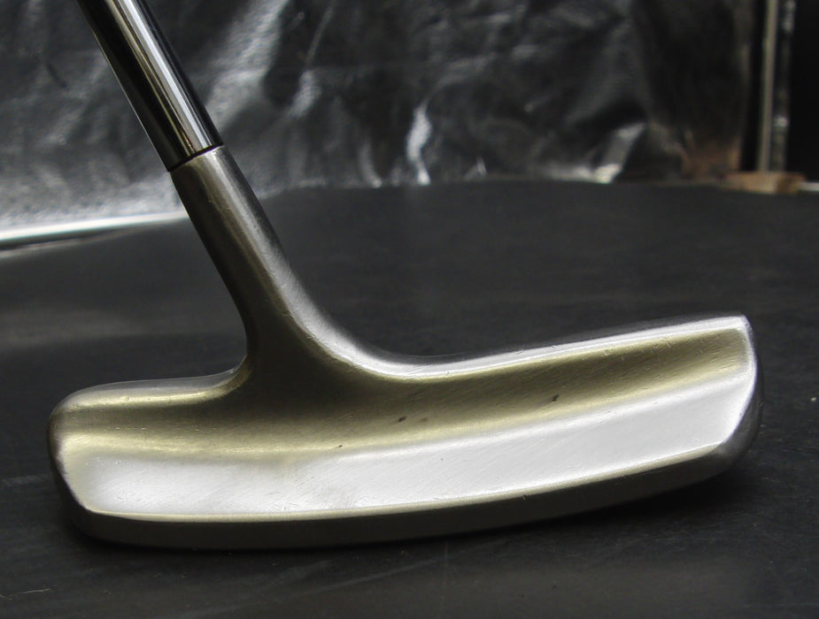 Accuform Canada Putter 105cm Length Regular Steel Shaft with Grip