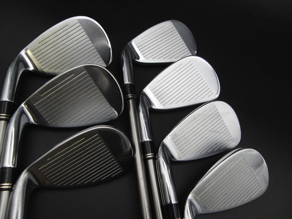 Set of 7x TaylorMade r7 XR Irons 5-SW Regular Graphite Shafts Mixed Grips*