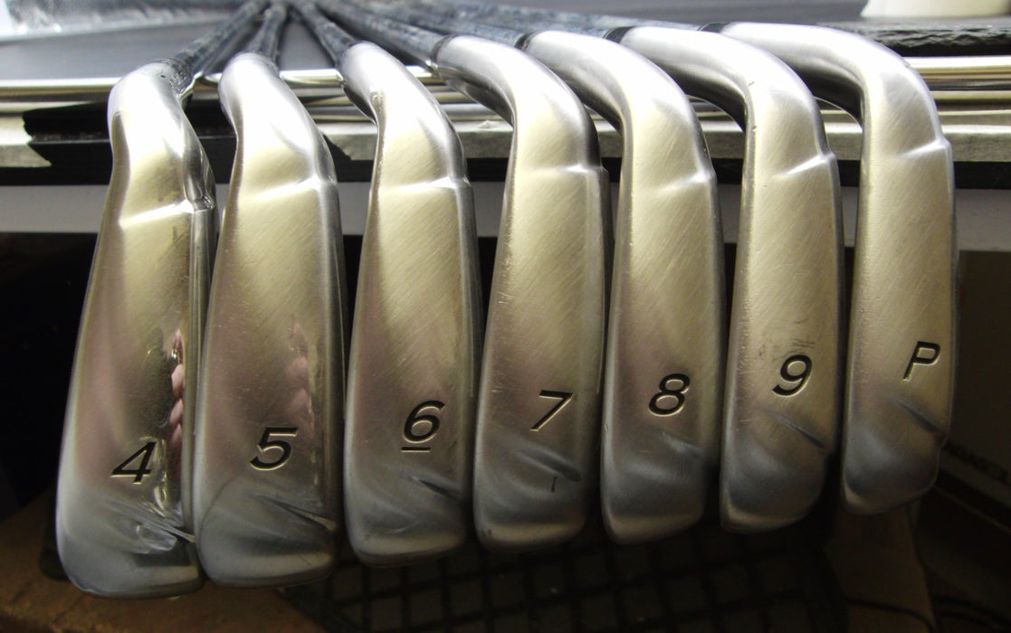 Set of 7x TaylorMade Burner 2009 Irons 4-PW Uniflex Steel Shafts*
