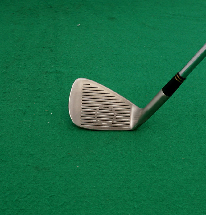 Seal SL 207 Midsize 9 Iron Regular Steel Shaft Chamois Grip