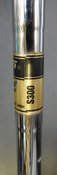 8957548