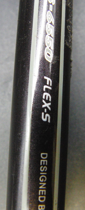 8957556