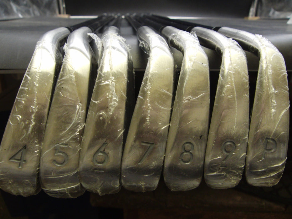 New Set of 7x Wilson Aviator WS-364 Irons 4-PW Regular Graphite Shafts*